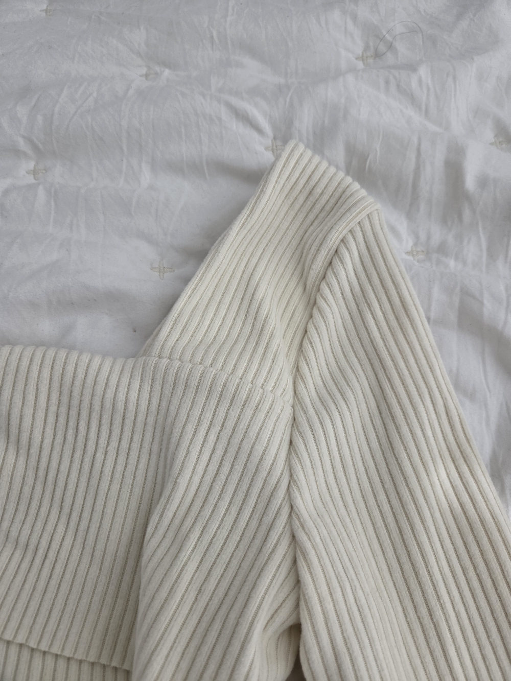 Missguided + Cream Ribbed Off-Shoulder Top - Picture 4 of 7
